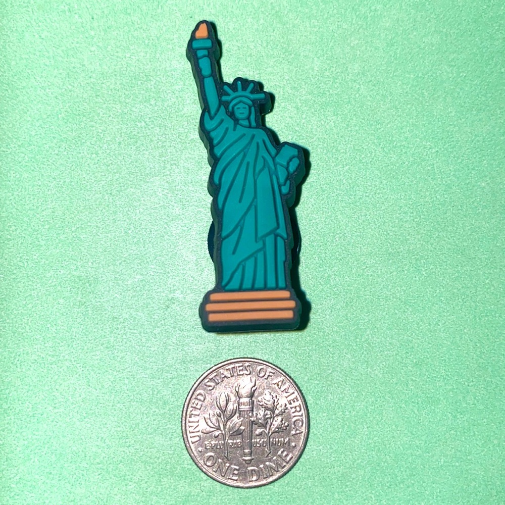 (10 for $15)🗽Statue of Liberty Crocs Shoe Charms